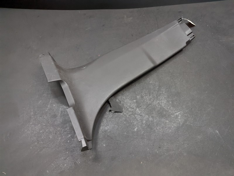 Center Left B Pillar Lower Trim Panel 2018 GMC Terrain 84314871 2019 2020 2021
