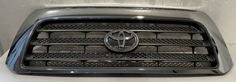 2007-09 TOYOTA TUNDRA CHROME GRILLE ASSY OEM PART# 53111-00080