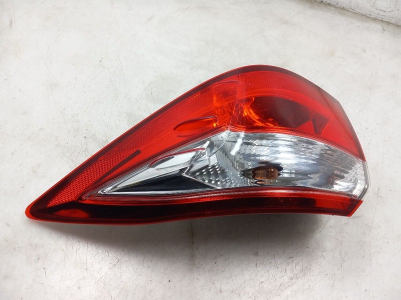 14-16 TOYOTA COROLLA L 1.8L FWD AT PASSENGER SIDE REAR TAIL LIGHT ASSEMBLY