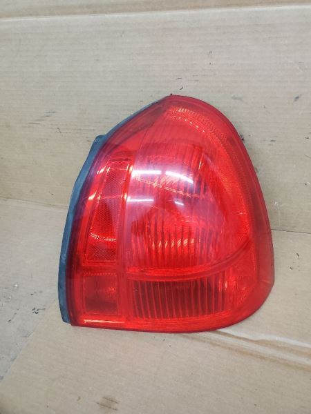 Passenger Tail Light Quarter Panel Mounted Fits 03-11 LINCOLN & TOWN CAR 276415
