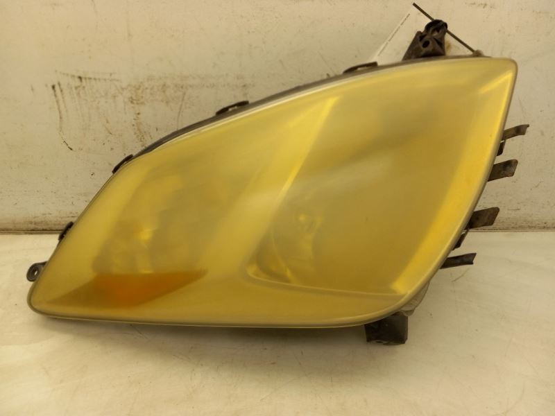 04-05 TOYOTA PRIUS PASSENGER SIDE FRONT HEADLIGHT ASSEMBLY