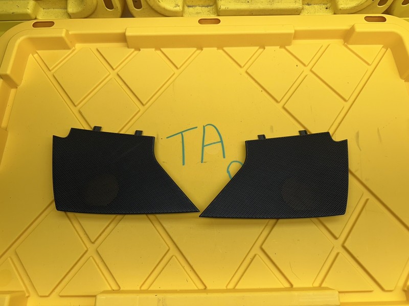 2015-2020 AUDI A3 QUATTRO - REAR LEFT DOOR Speaker Black / Cover 8V4035793 OEm