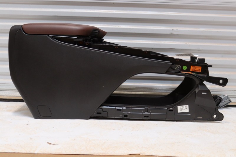 2020-2021 BUICK ENCLAVE FLOOR CENTER CONSOLE LEATHER WIRELESS CHARGER OEM