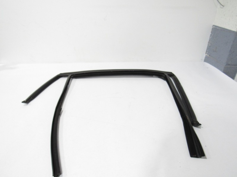 14-19 BMW X6 F16 2019 Rear Right Door Window Run Channel Weatherstrip Seal ;@1