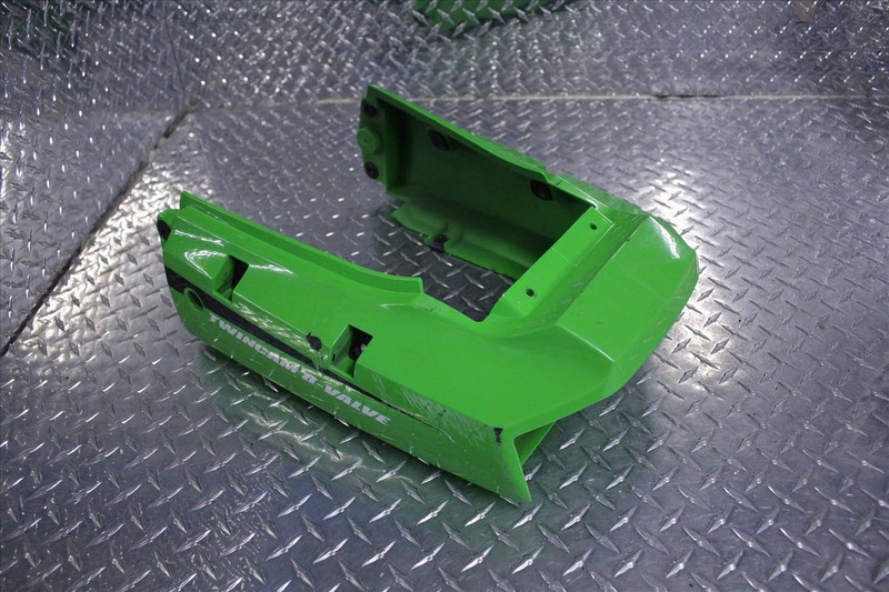 03 KAWASAKI EX 250 F NINJA REAR TAIL FAIRING COWL COVER PANE PLASTIC EX250