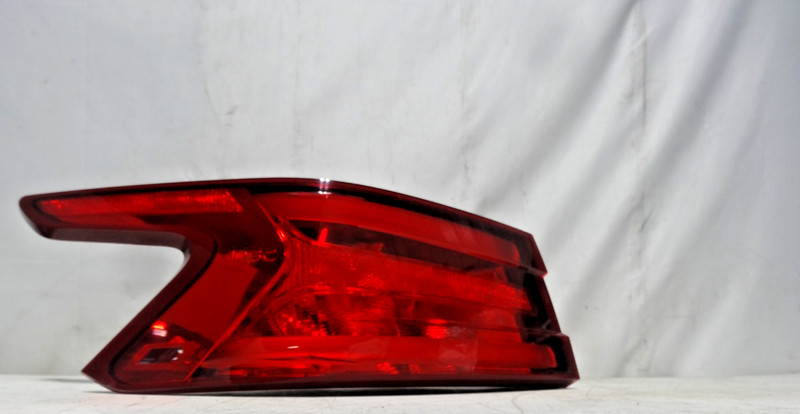 2016-2018 Nissan Maxima Sedan Rear Left Outer Tail Light! Factory Original Part