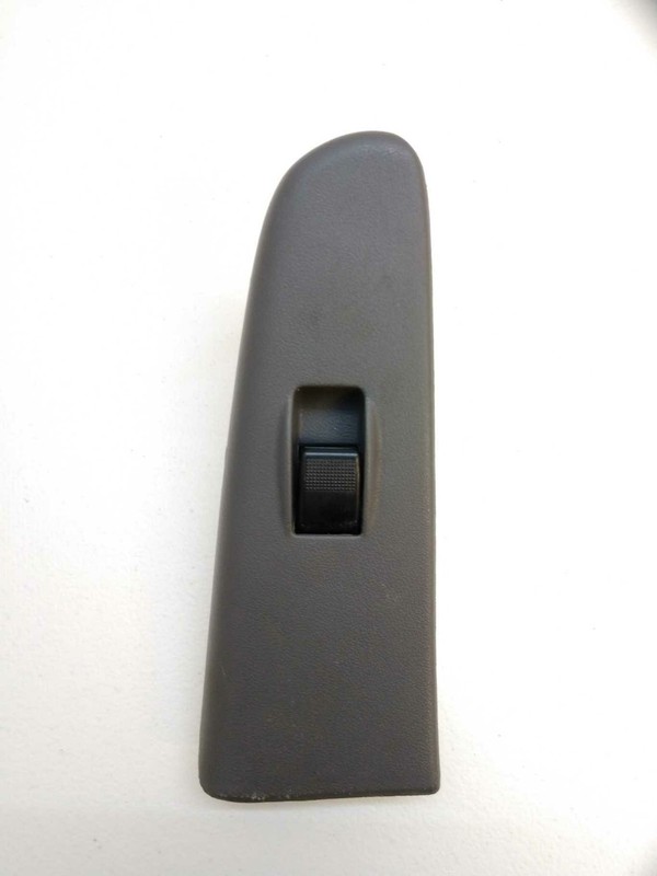 1998 2002 mazda 626 4dr rh passenger rear window switch grey lite scratches
