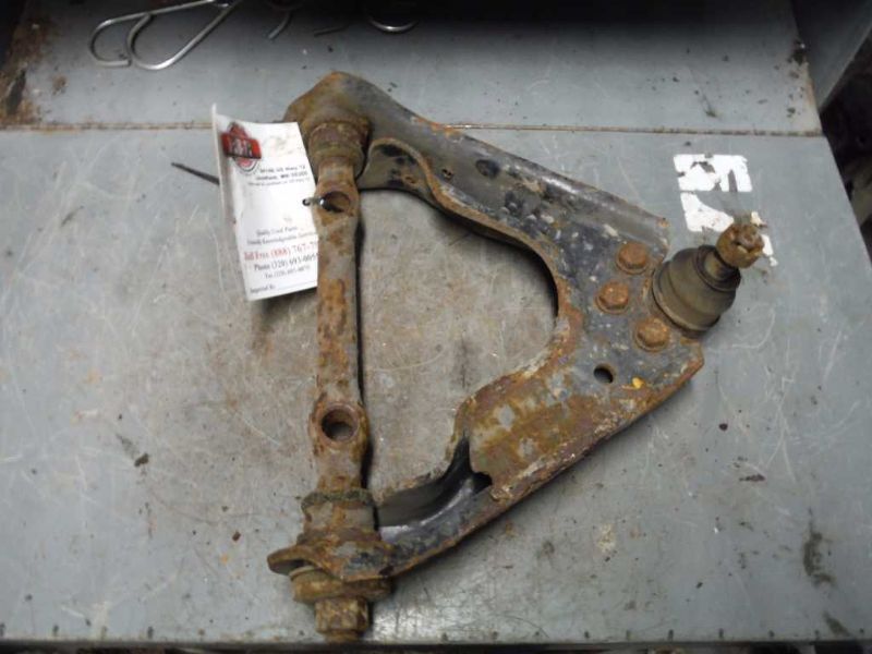 00 01 02 03 04 DODGE DAKOTA L. UPPER CONTROL ARM FR 4X4 106664