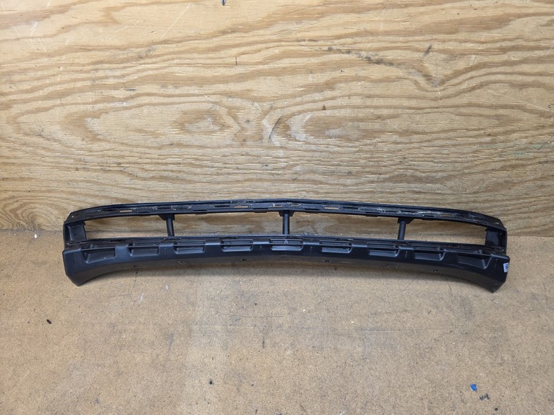 2015 16 17 18 2019 Cadillac ATS Front Lower Bumper Grille Standard Line OEM