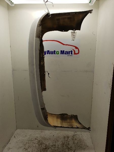 92 93 94 95 96 TOYOTA CAMRY XLE REAR BUMPER ASSEMBLY WHITE-040 SCRATCHES
