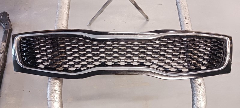 2015 KIA OPTIMA Grille 2.4L VIN 7 8th digit upper LX EX OEM 14 15