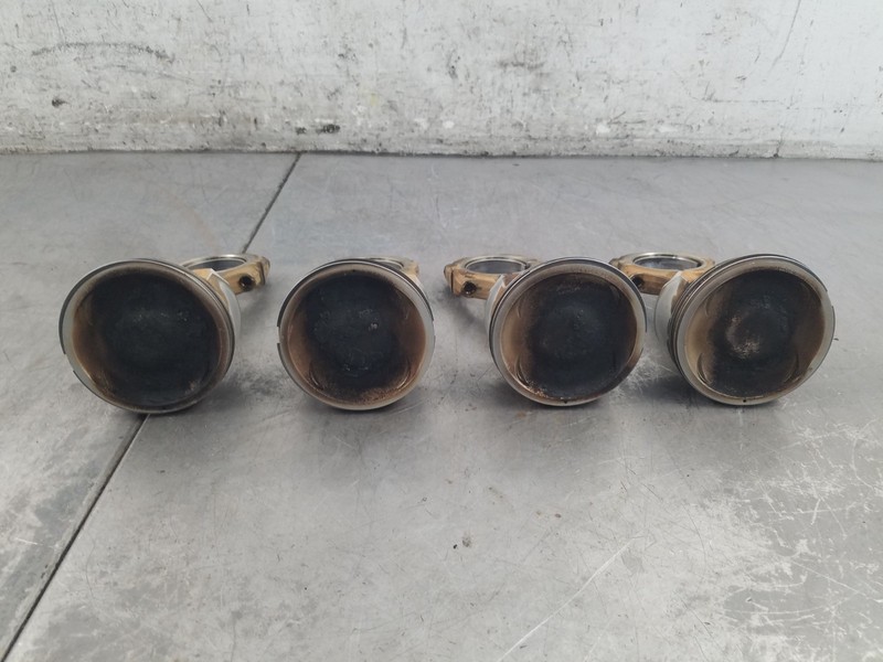 2005 Subaru WRX STi Pistons / Connecting Rods #6693 L1
