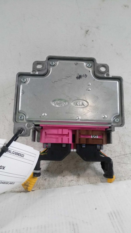 Used Air Bag Module fits: 2020 Kia Optima Air Bag center console ID 95910A8150 H