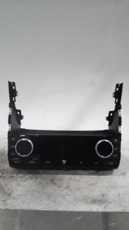 Used A/C Selector Switch fits: 2021 Genesis Gv80Grade A
