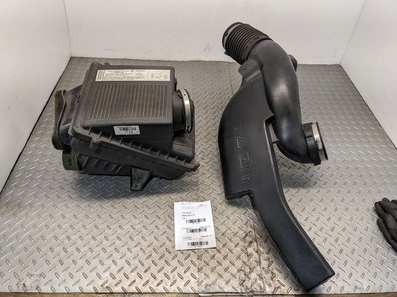Air Cleaner Classic Style Opt K47 Fits 99-07 SIERRA 1500 PICKUP 1154427