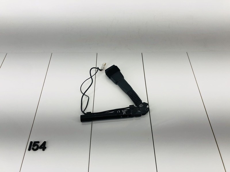 13-18 BMW 320I F30 FRONT RIGHT PASSENGER SIDE SEAT BELT LOCK LATCH BUCKLE OEM