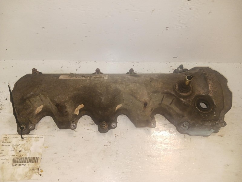 09 FORD F150 left driver Valve Cover 4.6L OEM