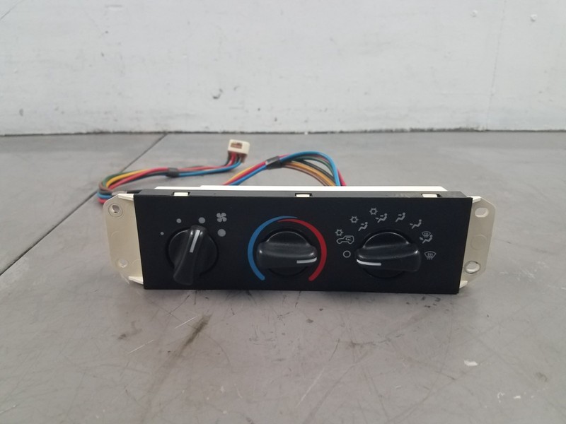 2004 Jeep Wrangler TJ Rubicon 4x4 Climate Control Panel #7299 G4