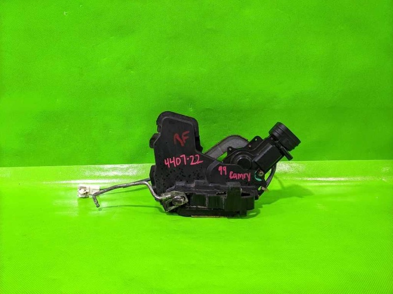 97-01 CAMRY PASSENGER RIGHT FRONT DOOR LOCK LATCH ACTUATOR OEM 4407-22