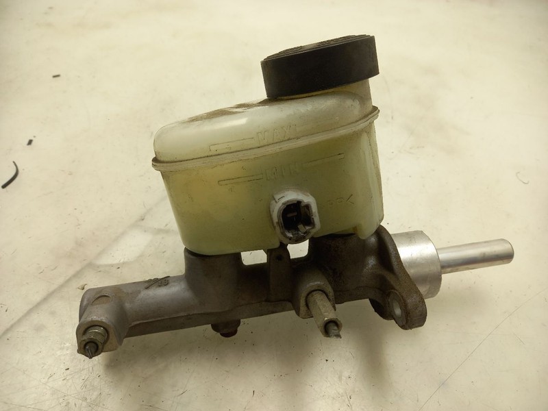 01 02 03 04 TOYOTA TACOMA 3.4L BRAKE MASTER CYLINDER WITHOUT SKID CONTROL