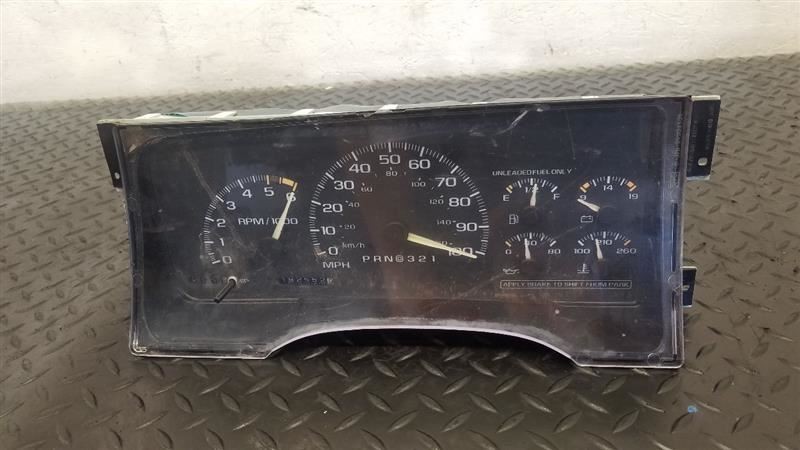 95-00 Chevrolet Tahoe MPH Speedometer Instrument Cluster OEM 16221455