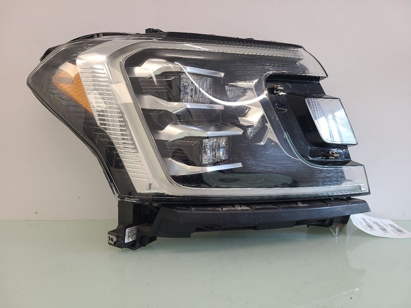 Passenger Headlight LED Silver Inner Bulb Trim Fits 18-21 EXPEDITION 587286