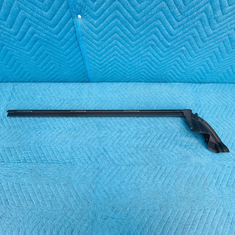 2012–2017 BMW 650i Front Right Windshield Trim Seal OEM 7221177