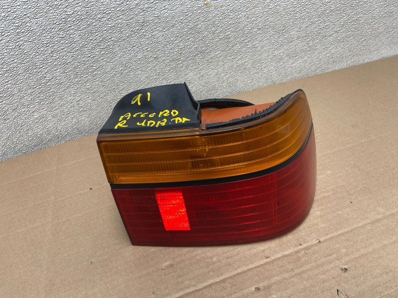 1990 to 1993 Honda Accord Coupe Right Passenger Rh Tail Light OEM AA8652 DW
