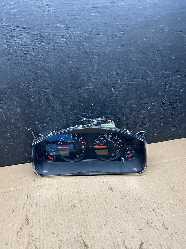 2005 Nissan Xterra Frontier Speedometer Cluster Gauge OEM Q0928 DG