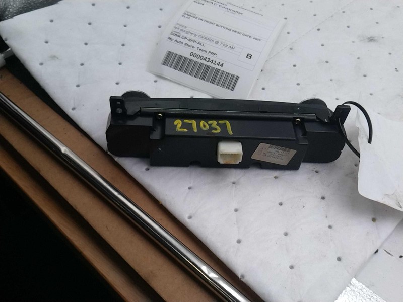 2007 Nissan Maxima A/C Selector Switch OEM Grey - Damage on Front Buttons