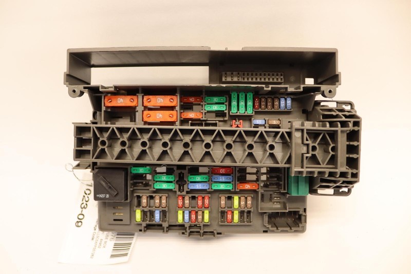 2009-2016 BMW Z4 E89 POWER DISTRIBUTION FUSE RELAY BOX BLOCK OEM