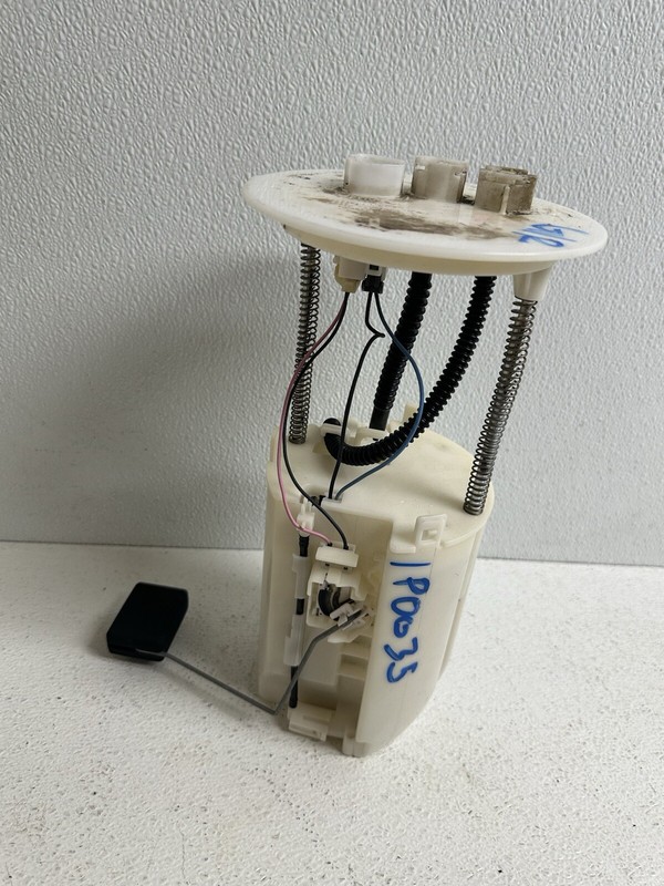 2005-2015 Toyota Tacoma 4.0L Fuel Pump w Sending Unit & Bracket