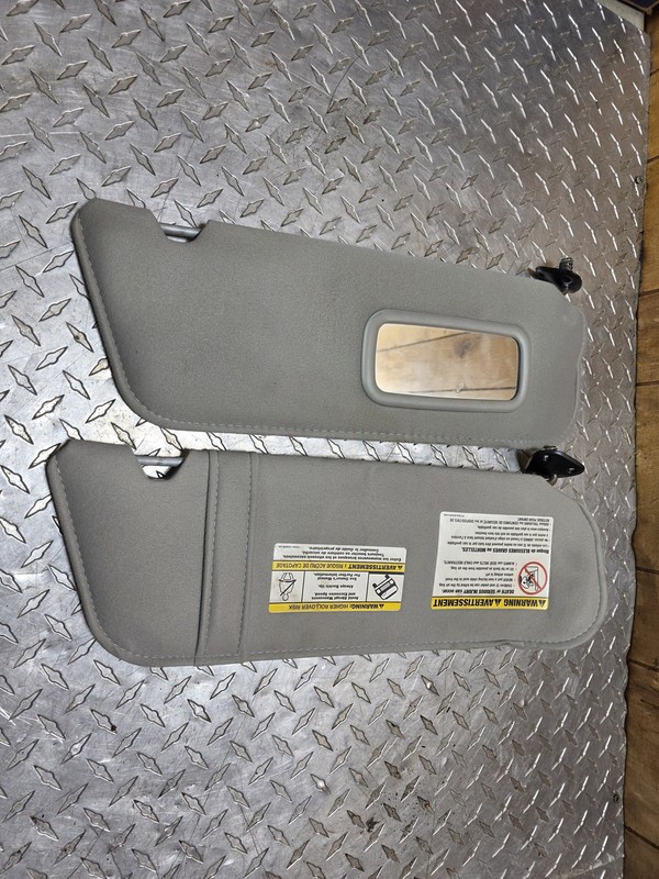 2004-2006 Ford Ranger Sun Visor Set LH RH