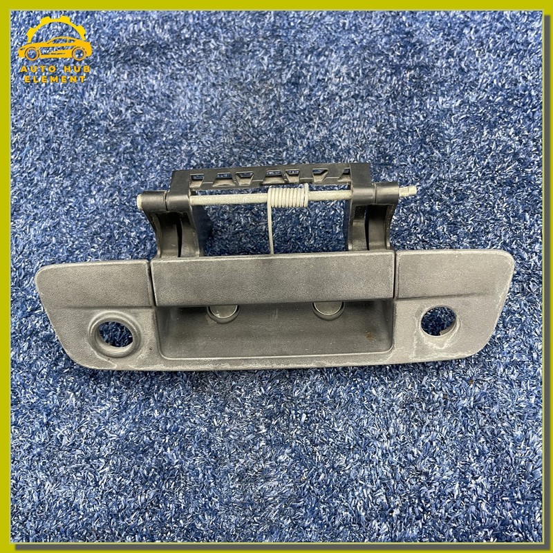 2013-2018 RAM 1500 Tailgate Handle Assembly With Rear Camera Mount OEM 68101190A
