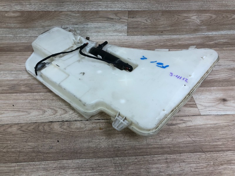 BMW OEM 740 750 760 528 535 550 M5 FRONT WINDSHIELD WASHER FLUID RESRVOIR TANK 4