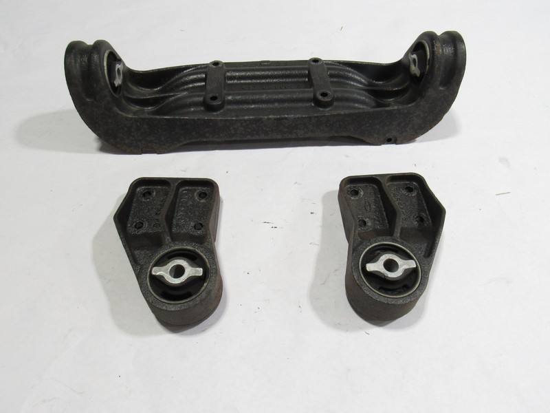 08-12 Maserati Granturismo S 2010 Rear Differential Mount Support Bracket Set^:O