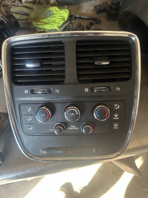 11-20 DODGE CARAVAN FRONT HEATER AC A/C CONTROL UNIT W/ 3 ZONE CONTROLS & VENTS