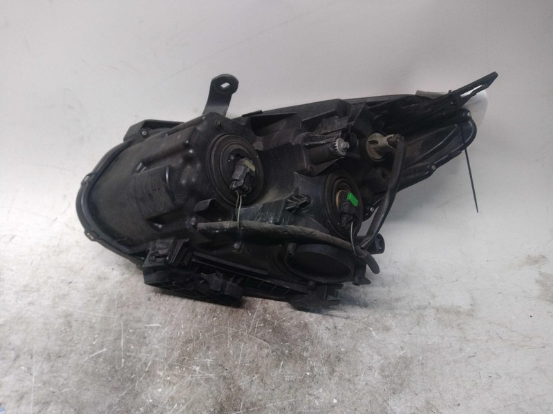 2011-2012 Nissan Rogue Left Headlight Assembly Black OEM 401290 Used 60K Mi