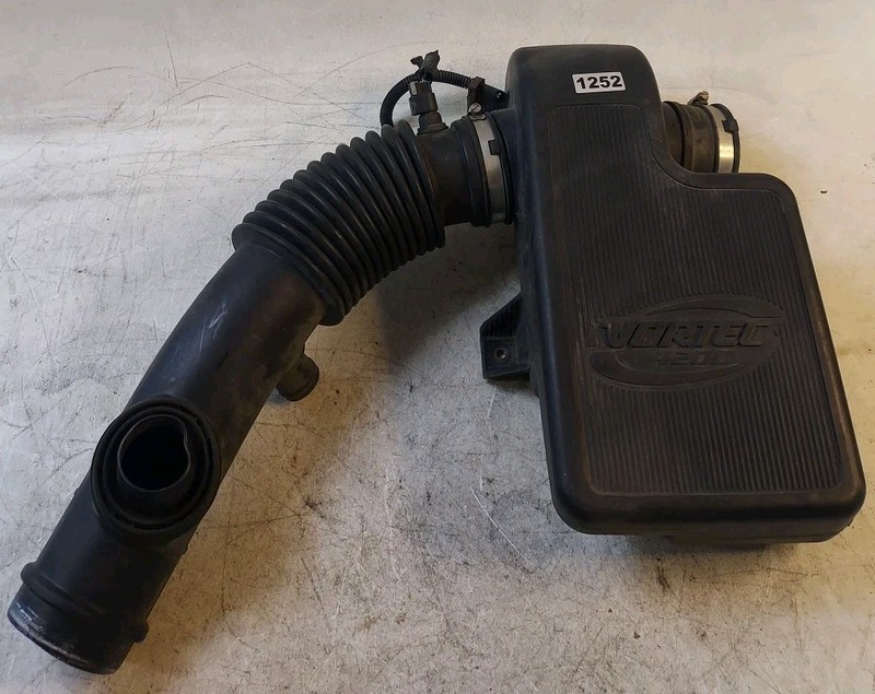 2002-2008 GMC Envoy 4.2L Vortec 4200 Air Box Intake Resonator w/MAF Hose OEM