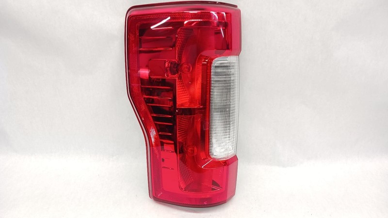 17-'19 FORD F250SD Left driver Taillight incandescent OEM Grade A!