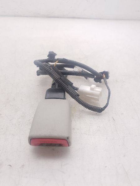 10-11 TOYOTA PRIUS II DRIVER SIDE FRONT SEAT BELT BUCKLE