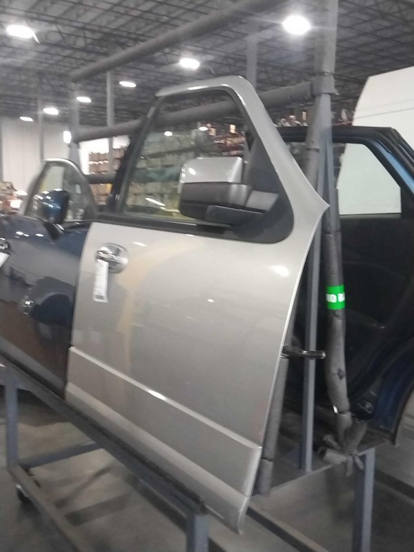 Ford Expedition 2013 Right Front Door SILVER 65768 5507