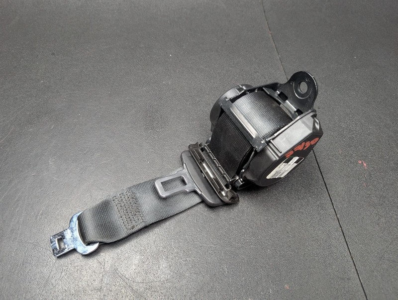 Rear Center Seat Belt Retractor 2018 Jaguar XE S 627984400B 2019