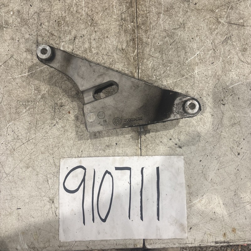 2006-2011 Cadillac DTS 4.6L Engine Motor Mount Support Plate Aluminum 25749802
