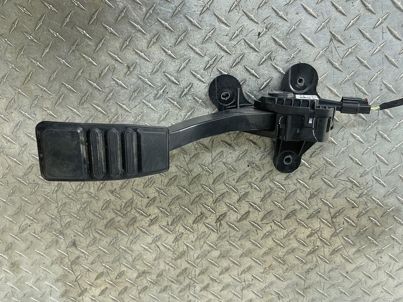2015-2023 Ford Mustang GT Accelerator Gas Throttle Pedal Oem Tested