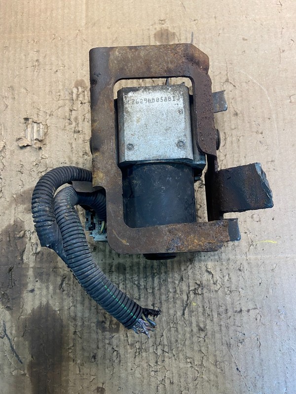 2004-07 GMC Savana Express ABS Brake Pump Control OEM 13567149 Z9021 DG