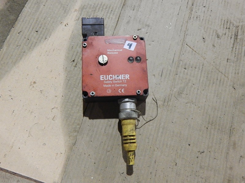 Euchner TZ1LE024BHAVFG-RC1924 Safety Switch "4" *FREE SHIPPING*