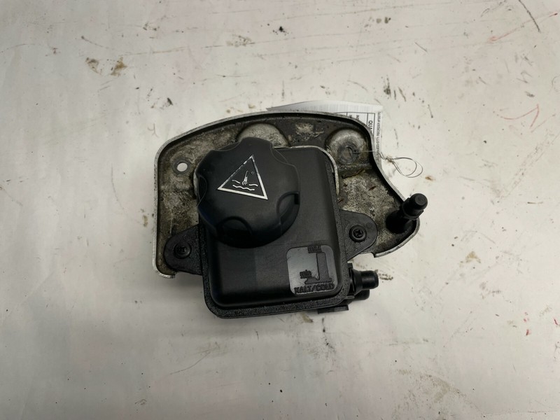 2010-2014 BMW X5M X6M E70 E71 expansion tank intercooler 1713 7589526 OEM