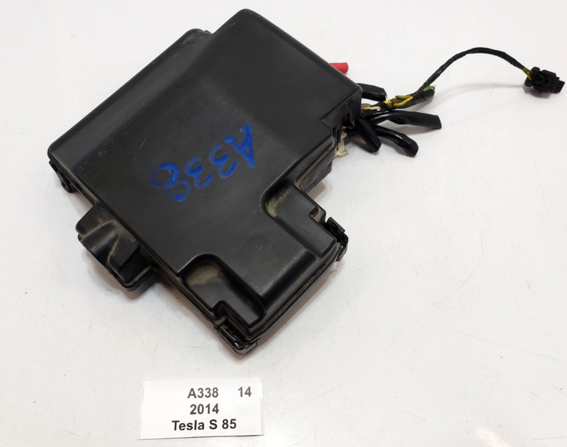 ✅ 2012-2016 OEM Tesla Model S 12V Battery Fuse Box Junction Block W/ Cover