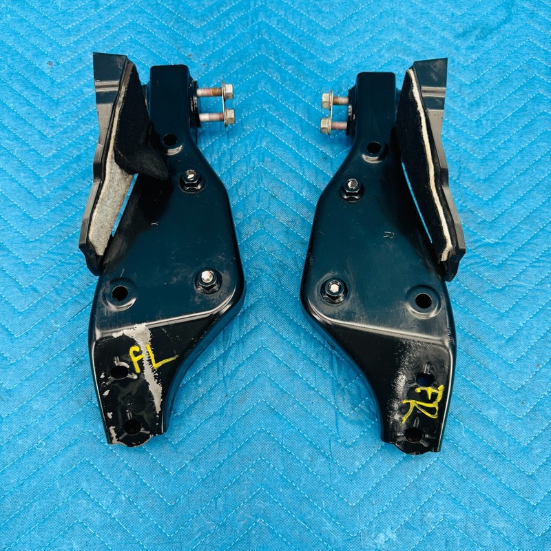 07-12 Lexus LS460 4.6L Front R. L .Crossmember Reinforcement Bracket 53747-50020